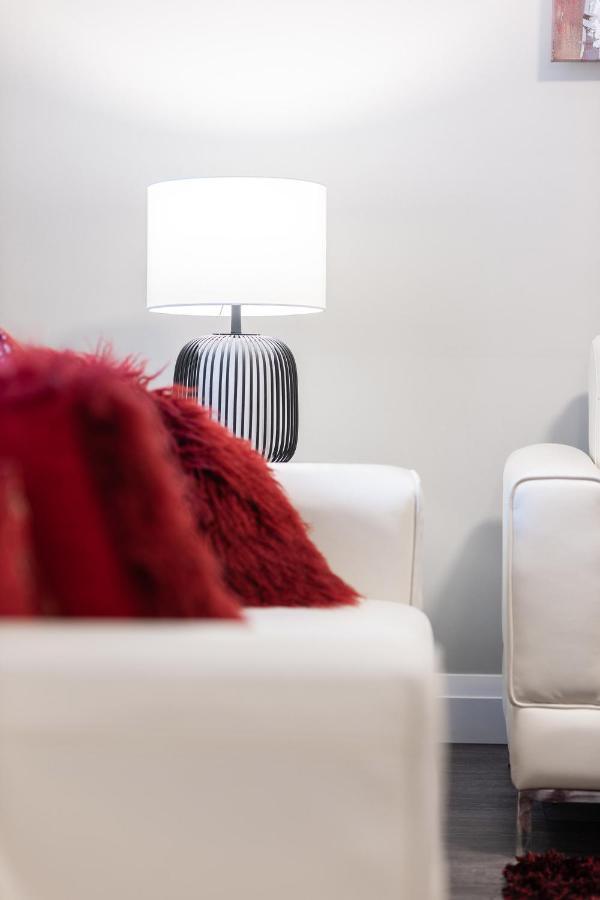 Entire 2 Bedroom Apartment Uptown Waterloo - E1 Kültér fotó